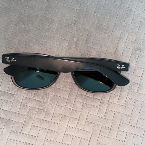 RayBan Sunglasses Wayfarer MODEL CODE RB2132 622/17 55-18 - Picture 3 of 12